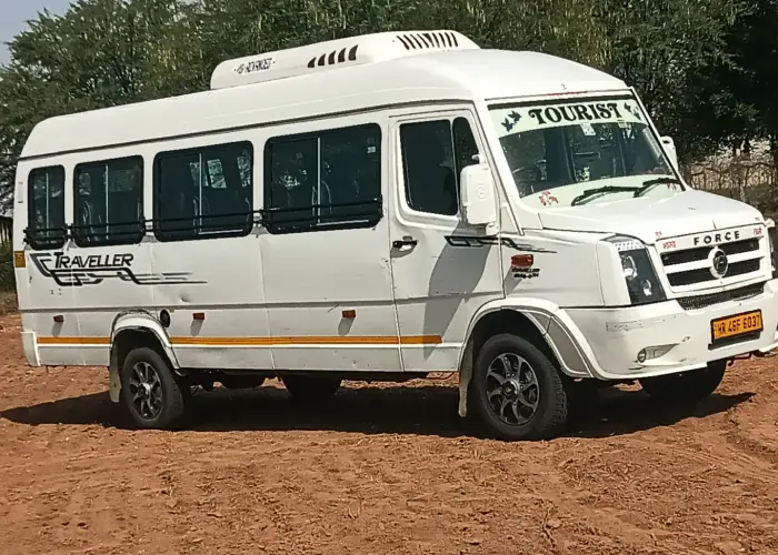 15+1 Tempo Traveller