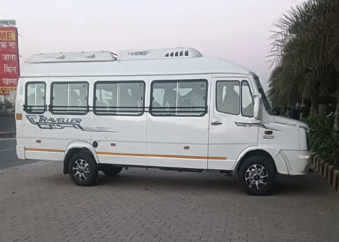 17+1 Tempo Traveller